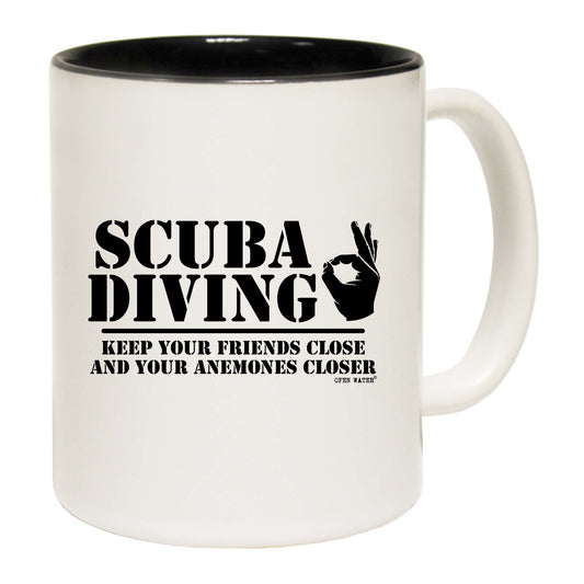 Ow Scuba Diving Keep Friends Close - Funny Coffee Mug